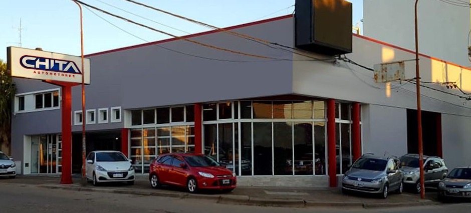 Vista exterior del local de Chita Automotores